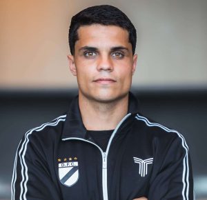 Imagen de Santiago González